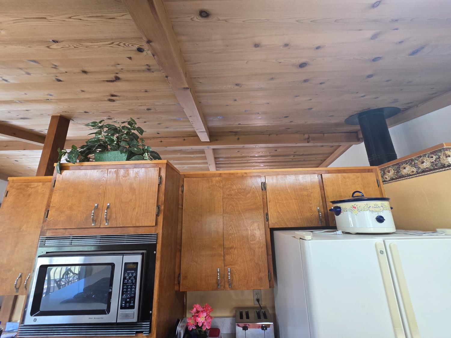4204 Highway 263 Yreka, CA 96097 - Photo 17 of 66 a utility room with dryer and washer