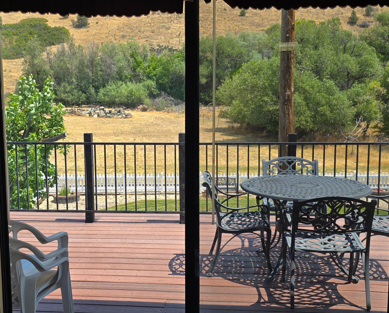 4204 Highway 263 Yreka, CA 96097 - Photo 20 of 66 an outdoor view from a balcony