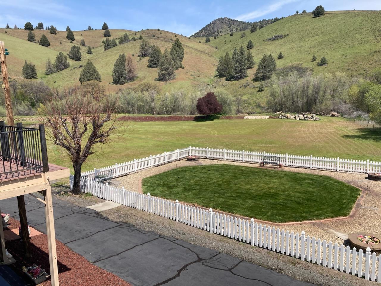 4204 Highway 263 Yreka, CA 96097 - Photo 40 of 66 a view of a garden with an outdoor space