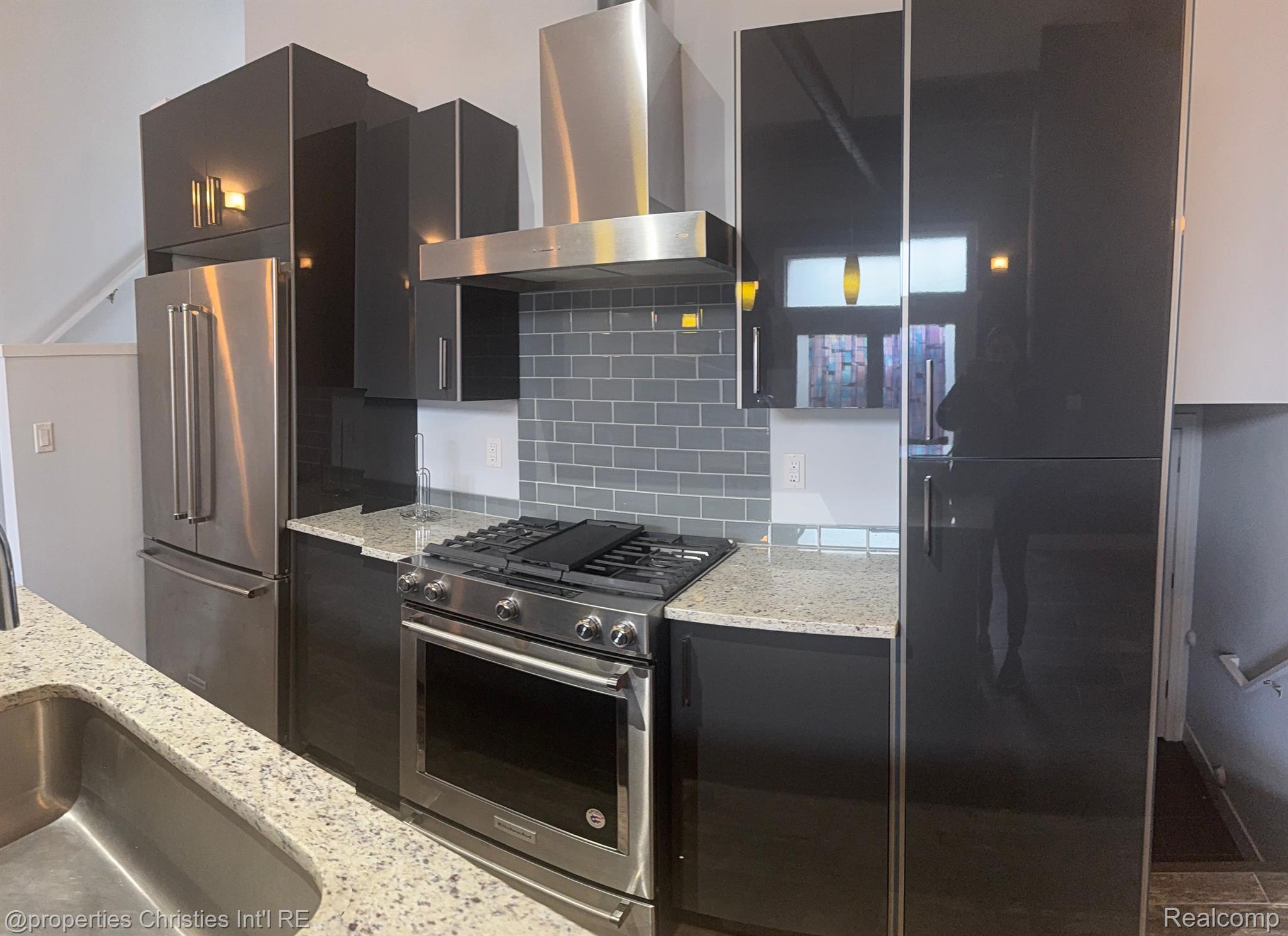 620 West 11 Mile Road Royal Oak, MI 48067 - Photo 14 of 27 Perfect for entertaining. Open kitchen design