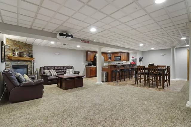 $564,900 | 7631 46th Avenue, Pleasant Prairie, WI 53142