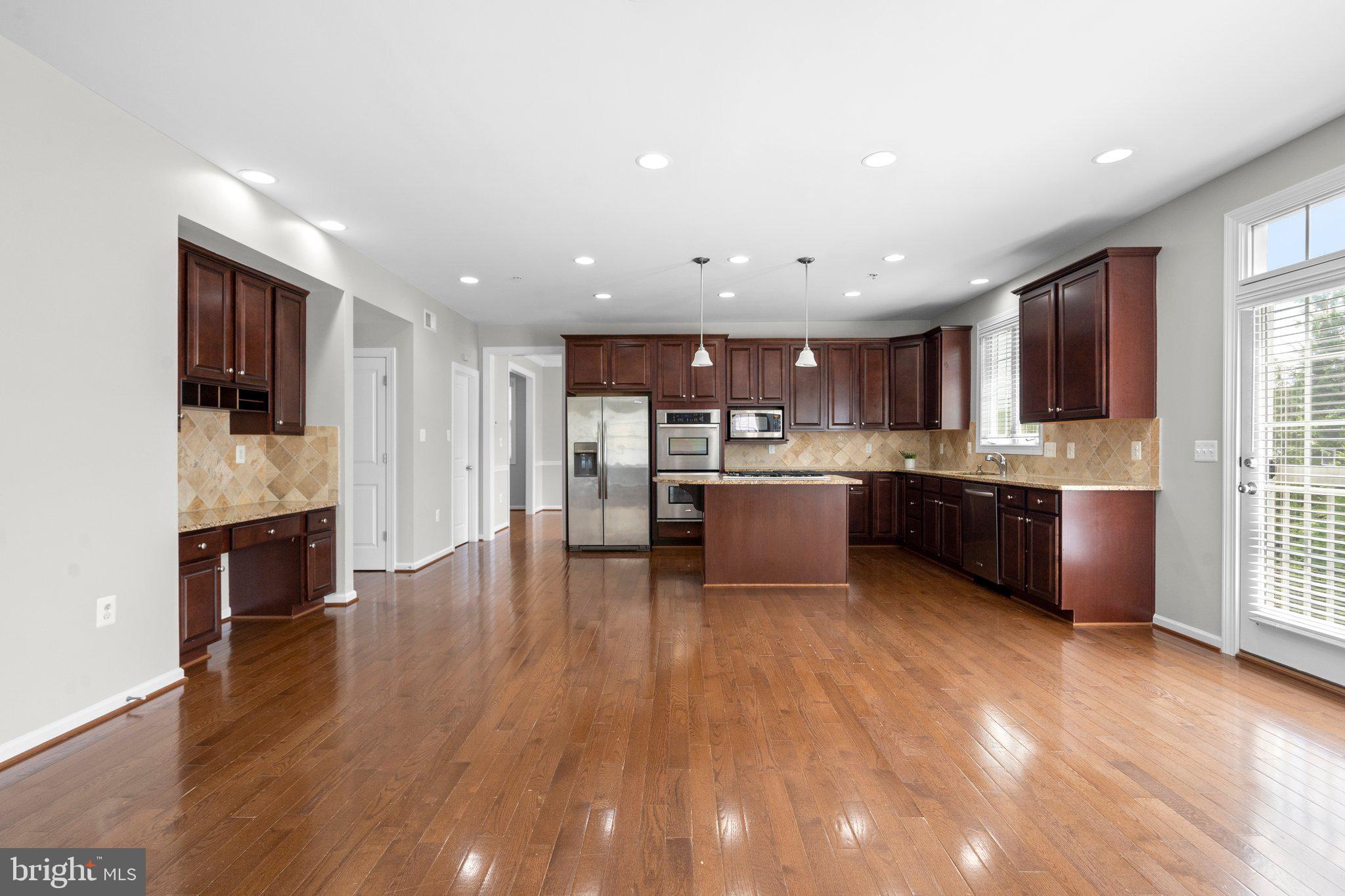 13221 Moonlight Trail Drive Silver Spring, MD 20906 - Photo 15 of 55 Kitchen/Breakfast Area