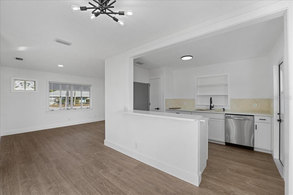 1406 28th Street West Bradenton, FL 34205 - Photo 11 of 38