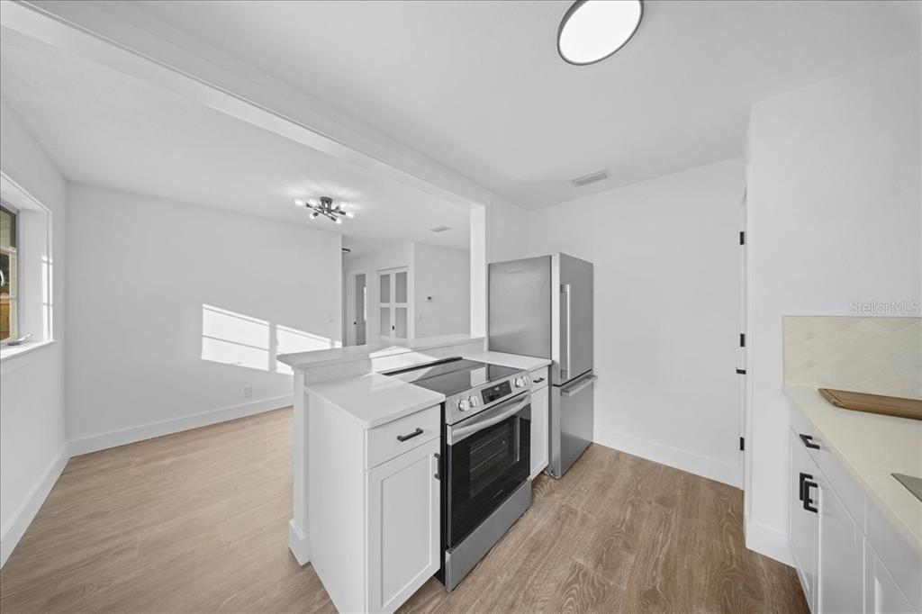 1406 28th Street West Bradenton, FL 34205 - Photo 13 of 38