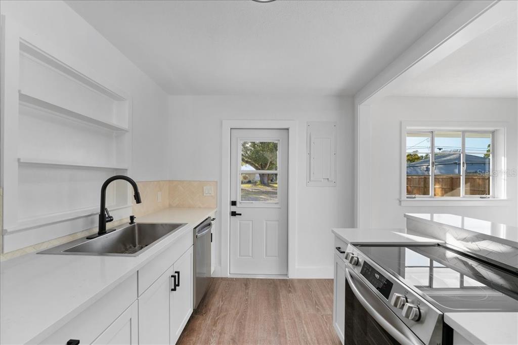 1406 28th Street West Bradenton, FL 34205 - Photo 16 of 38