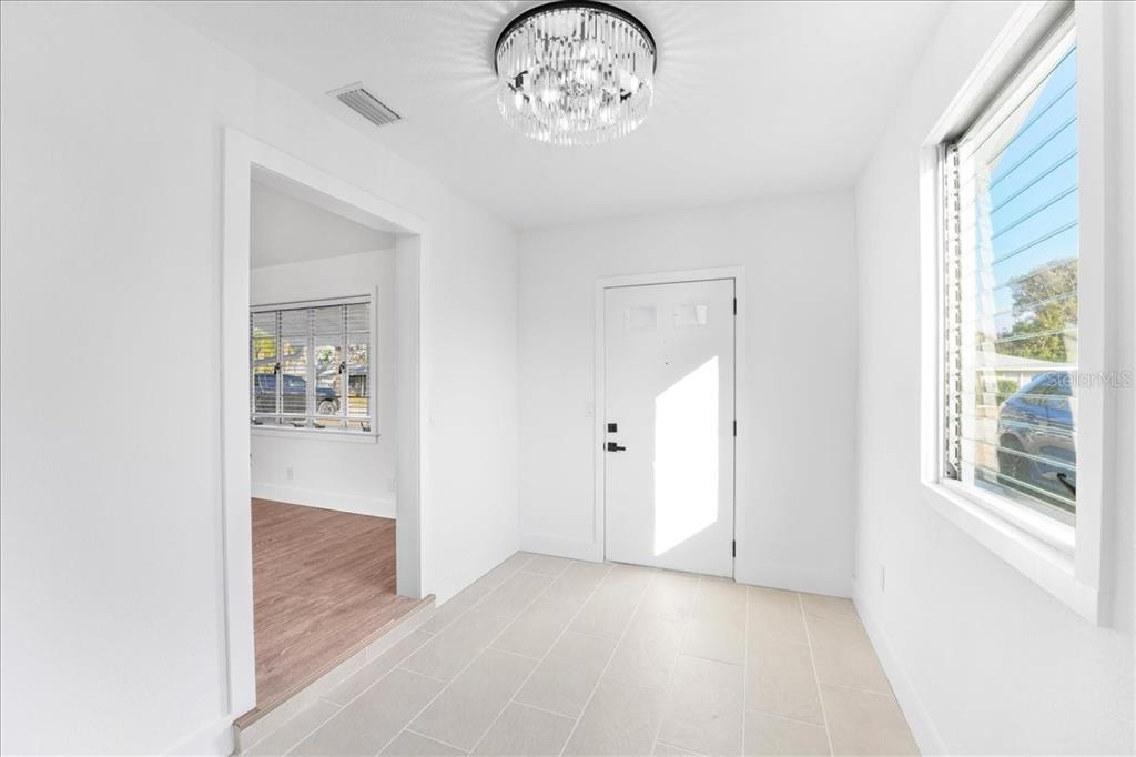 1406 28th Street West Bradenton, FL 34205 - Photo 4 of 38