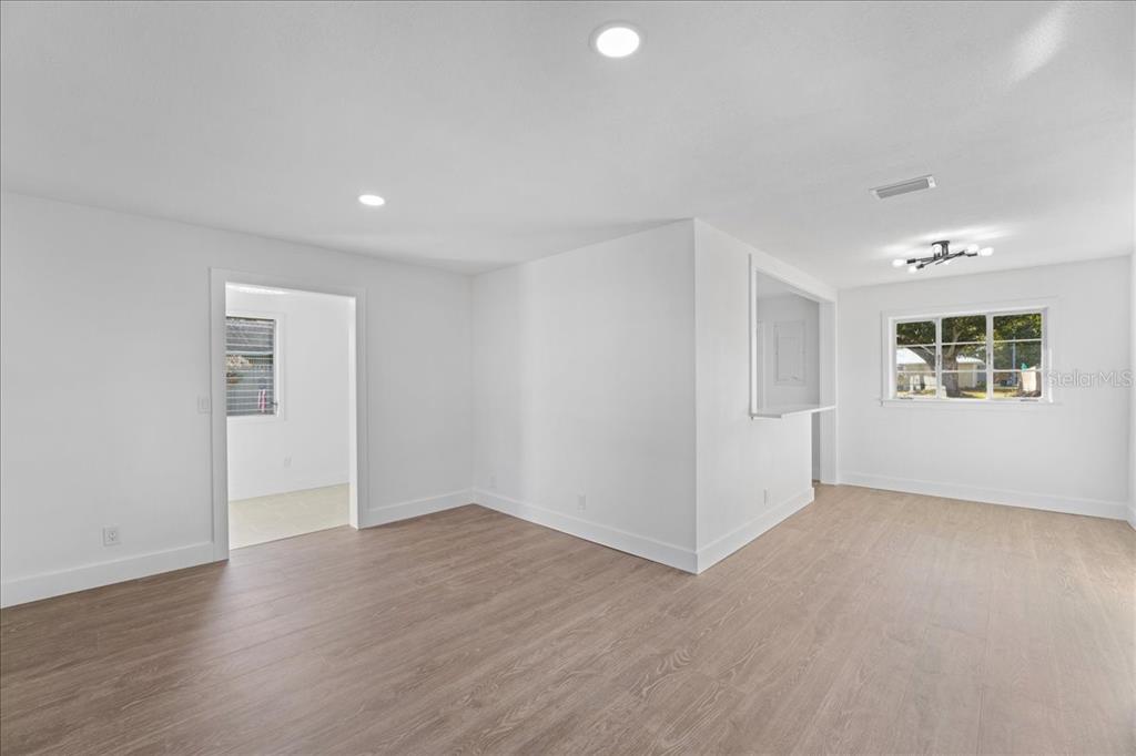 1406 28th Street West Bradenton, FL 34205 - Photo 7 of 38