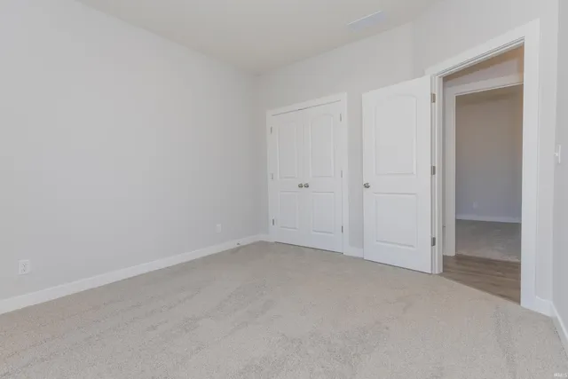 $360,800 | 2810 Willow Creek Drive, Evansville, IN 47712