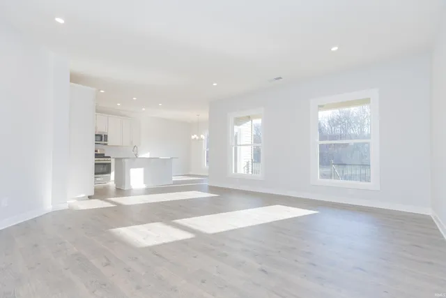 $360,800 | 2810 Willow Creek Drive, Evansville, IN 47712