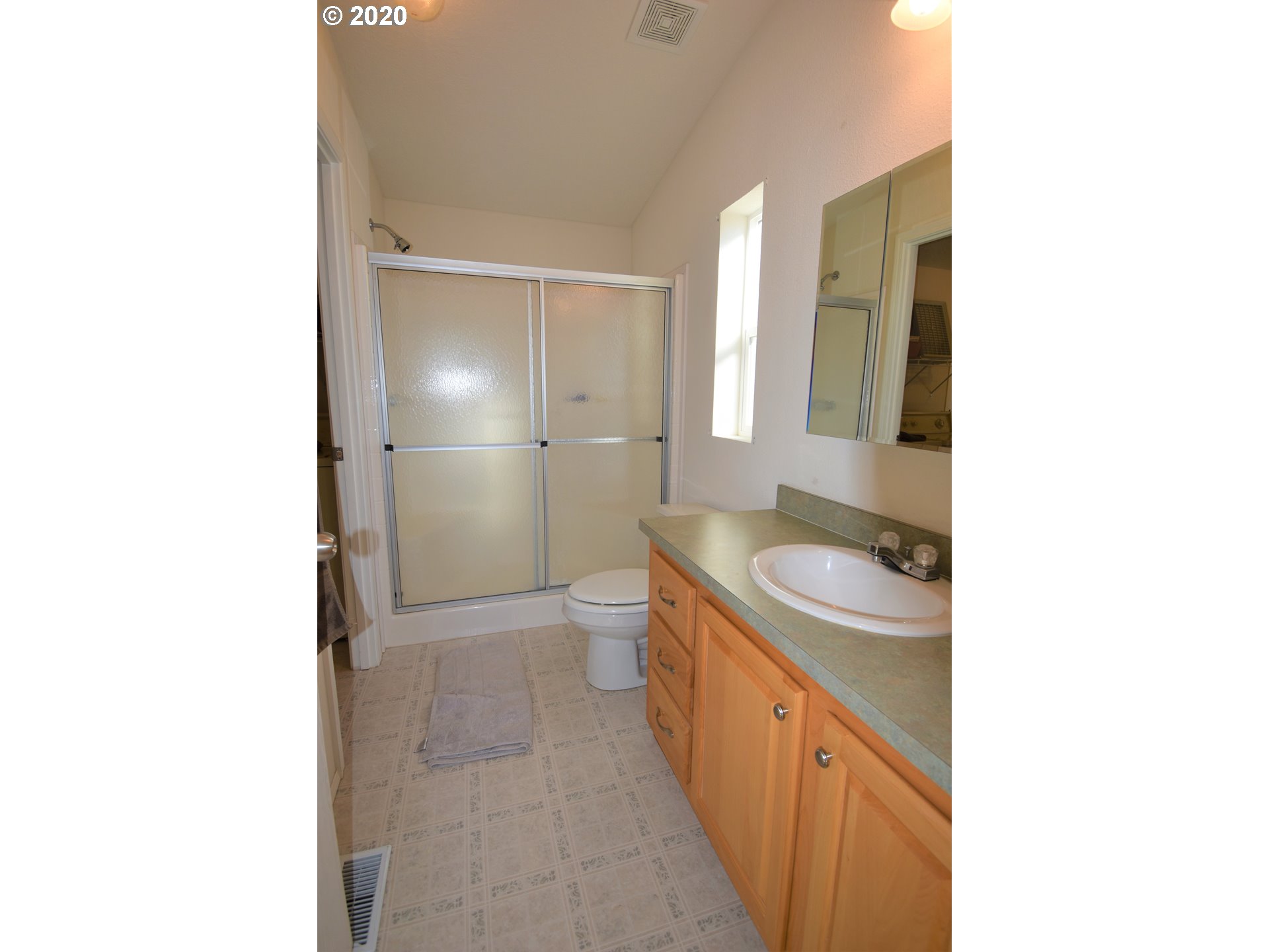 620 Northwest 4th Street Dufur, OR 97021 - Photo 14 of 31 Gallery Image 14