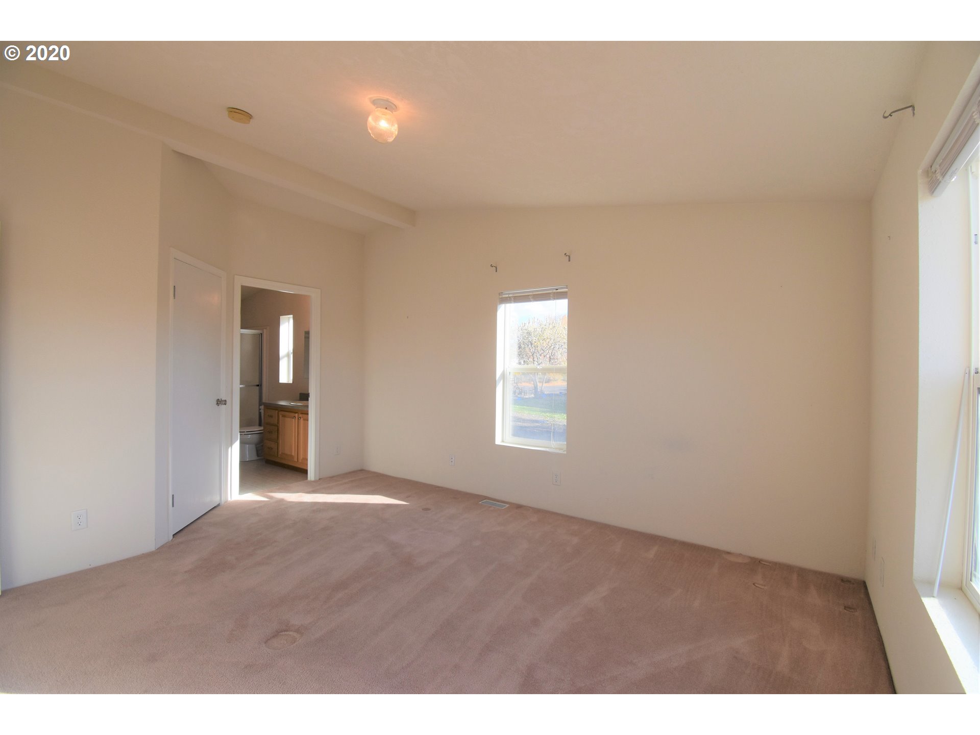 620 Northwest 4th Street Dufur, OR 97021 - Photo 8 of 31 Gallery Image 8