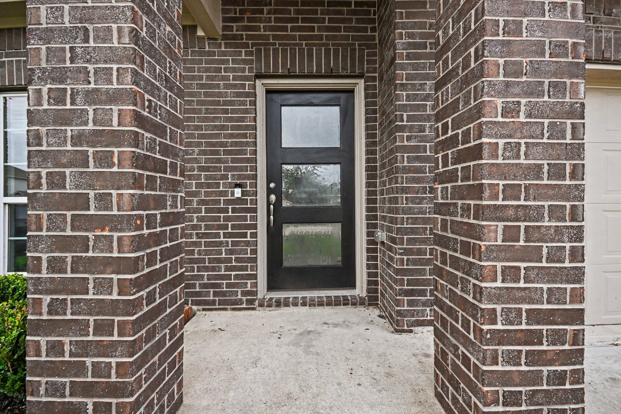 110 Kelly Street Angleton, TX 77515 - Photo 4 of 32