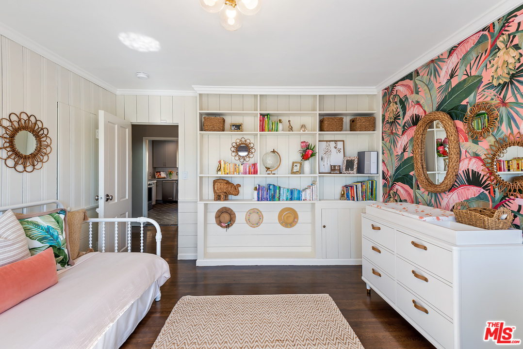 1307 South Rimpau Boulevard Los Angeles, CA 90019 - Photo 17 of 54