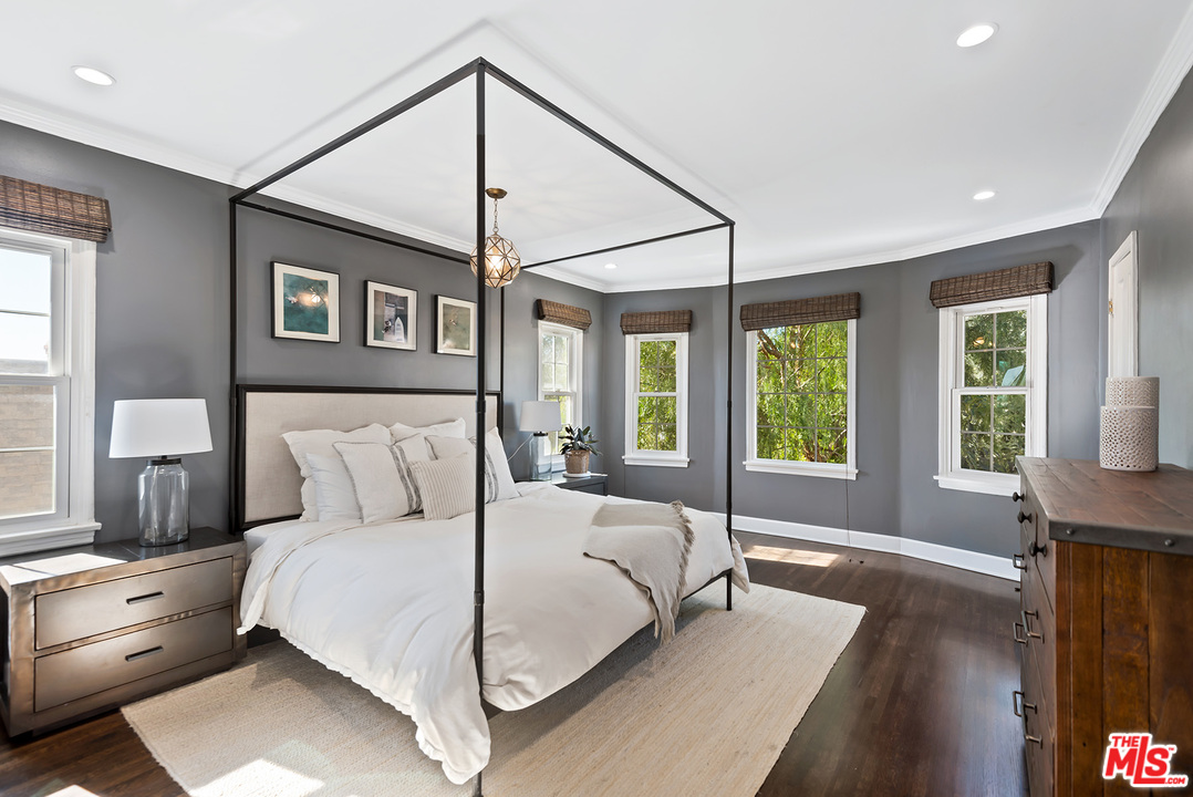 1307 South Rimpau Boulevard Los Angeles, CA 90019 - Photo 21 of 54