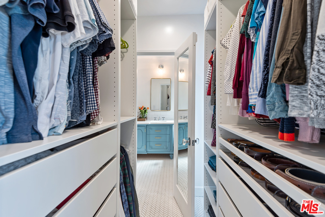 1307 South Rimpau Boulevard Los Angeles, CA 90019 - Photo 23 of 54