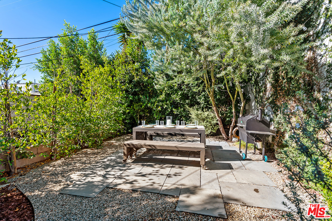 1307 South Rimpau Boulevard Los Angeles, CA 90019 - Photo 40 of 54