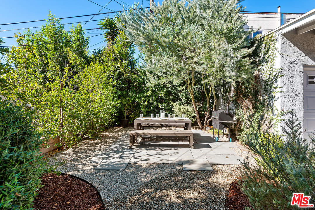 1307 South Rimpau Boulevard Los Angeles, CA 90019 - Photo 42 of 54