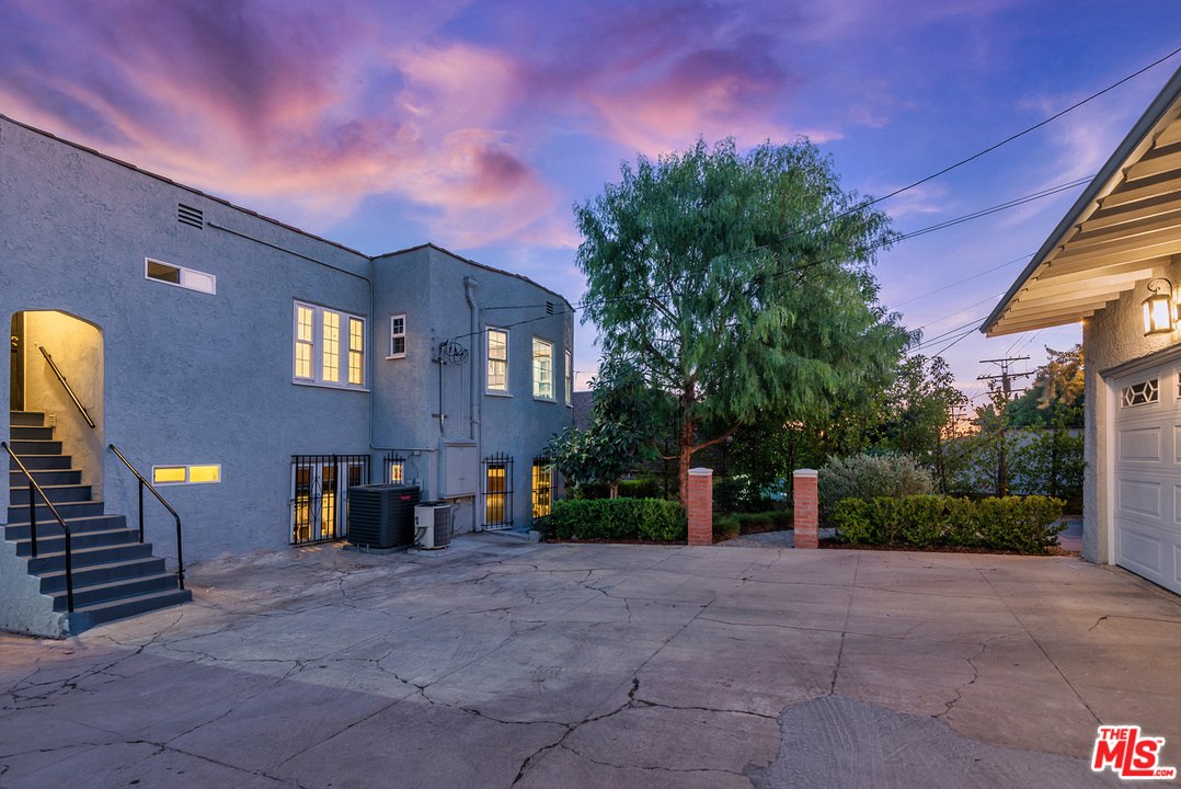 1307 South Rimpau Boulevard Los Angeles, CA 90019 - Photo 53 of 54