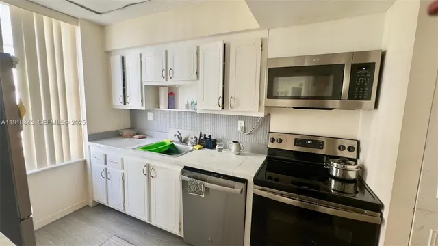 $3,350 | 230 174th Street, Unit 612, Sunny Isles Beach, FL 33160