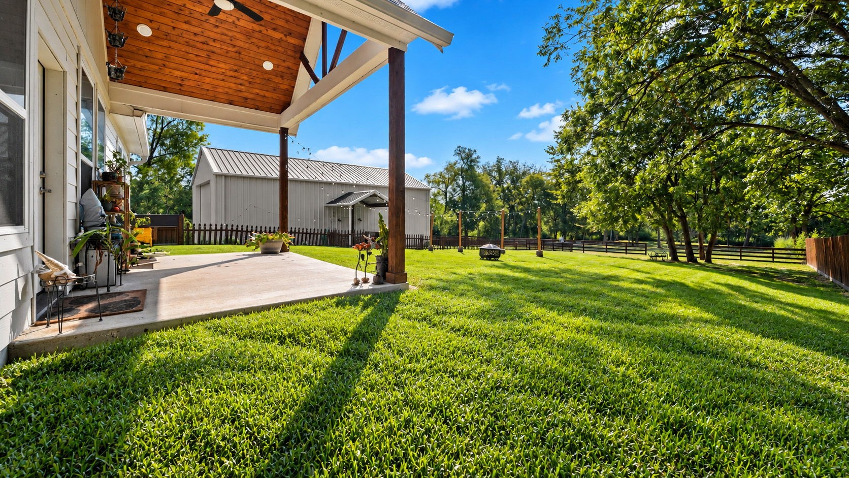 1310 Bridge Street Brenham, TX 77833 - Photo 24 of 43 Gallery Image 24