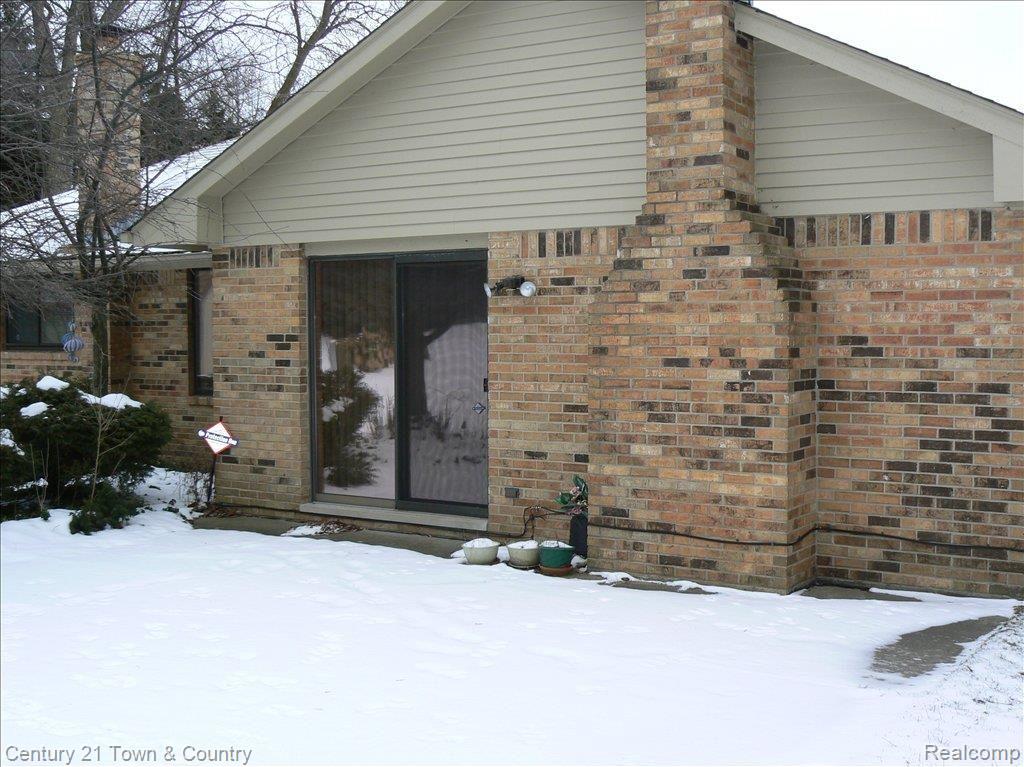 2380 Lassiter Drive Rochester, MI 48309 - Photo 21 of 25 Rear View