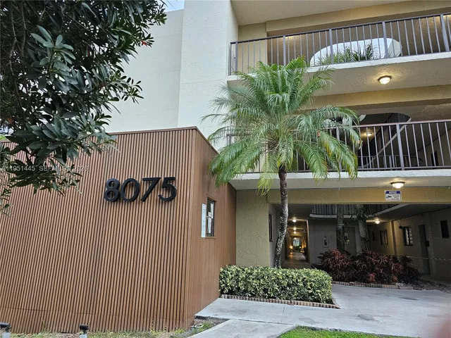 $2,450 | 8075 Southwest 107th Avenue, Unit 114, Miami, FL 33173