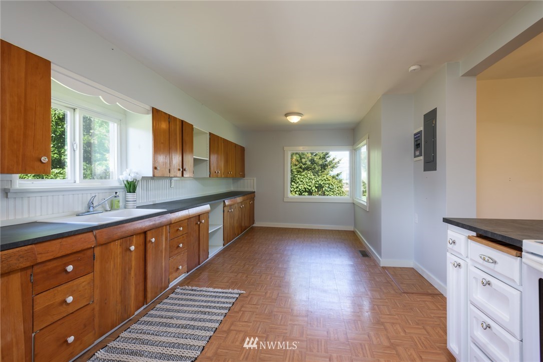 2584 Aldergrove Road Ferndale, WA 98248 - Photo 7 of 24 Gallery Image 7