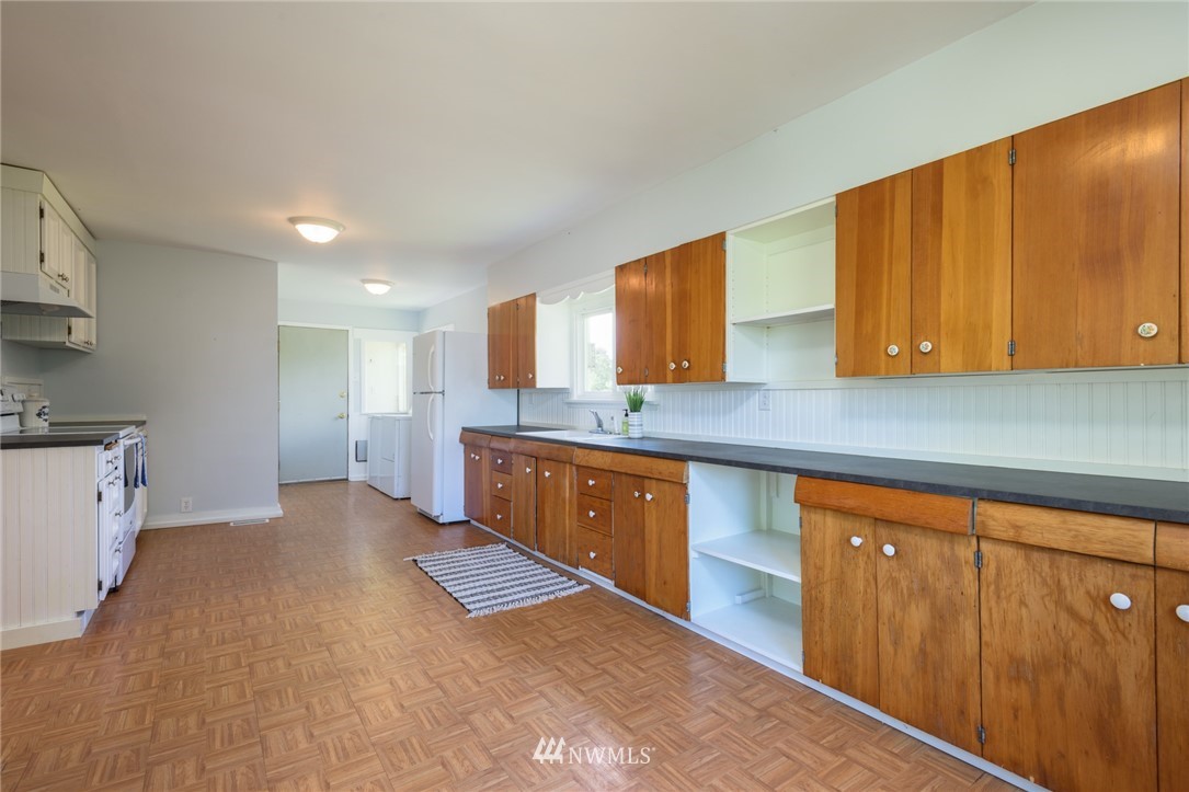 2584 Aldergrove Road Ferndale, WA 98248 - Photo 10 of 24 Gallery Image 10