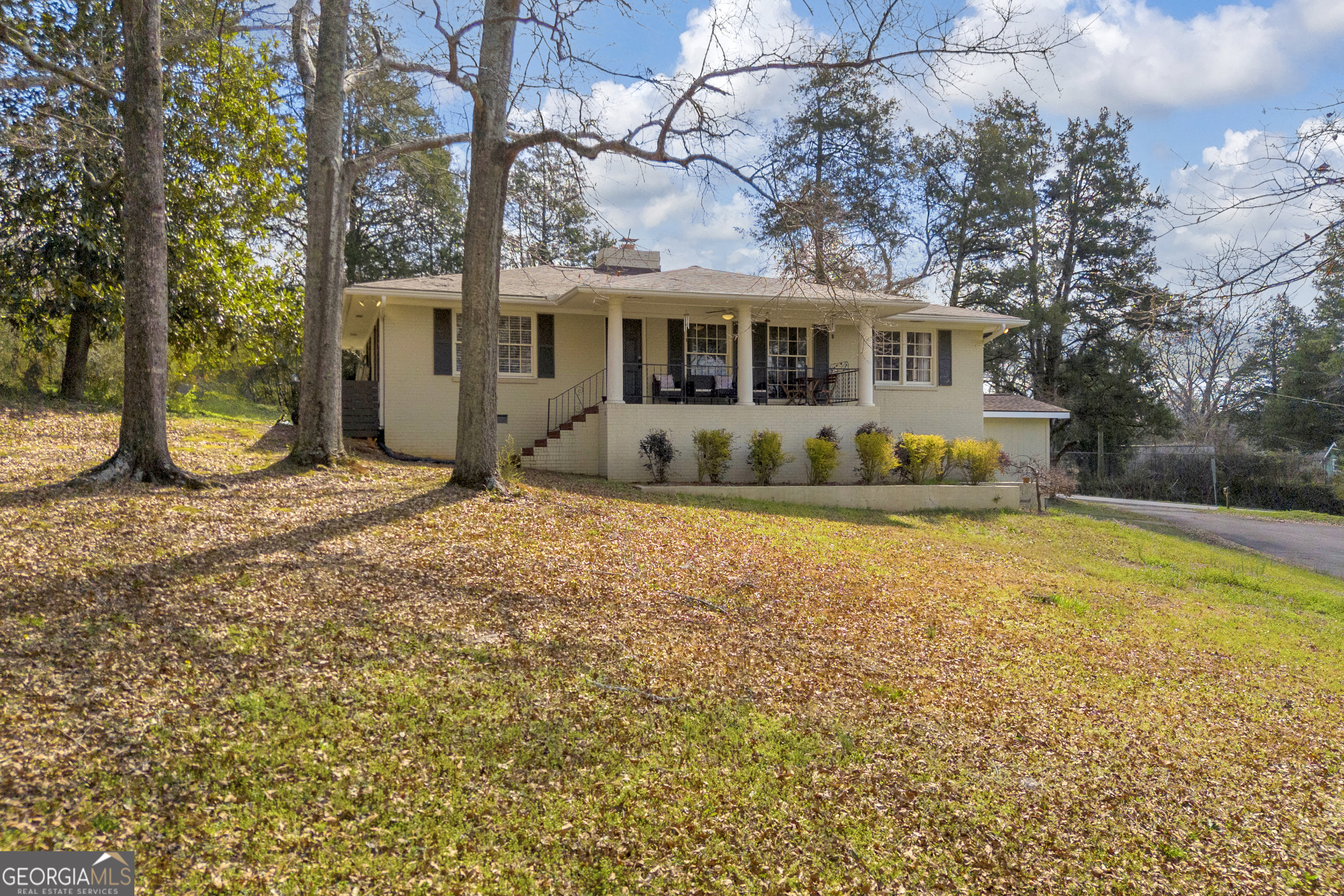 136 Frazier Hill Road Bishop, GA 30621 - Photo 10 of 59 a front view of houses with yard