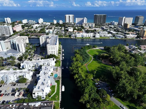 $2,500 | 2860 Northeast 14th Street Causeway, Unit 206D, Pompano Beach, FL 33062