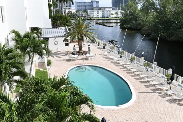 $2,500 | 2860 Northeast 14th Street Causeway, Unit 206D, Pompano Beach, FL 33062