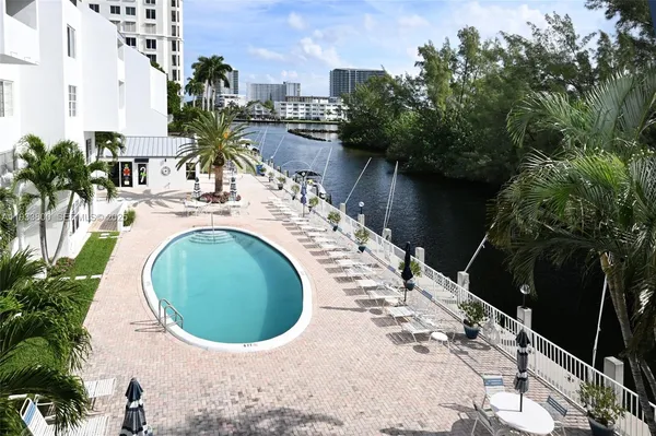 $2,500 | 2860 Northeast 14th Street Causeway, Unit 206D, Pompano Beach, FL 33062