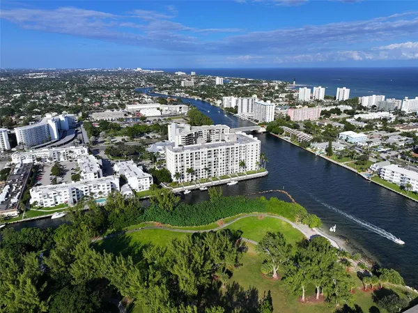 $2,500 | 2860 Northeast 14th Street Causeway, Unit 206D, Pompano Beach, FL 33062