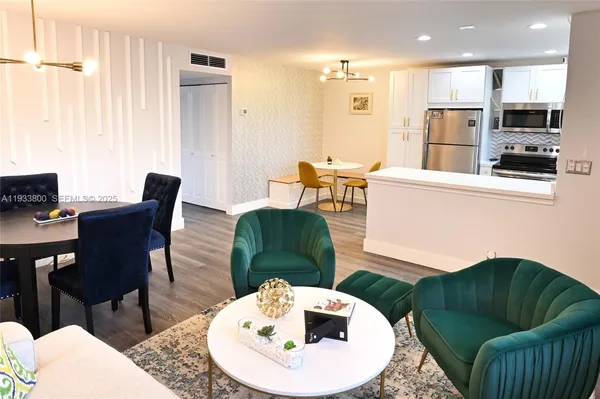 $2,500 | 2860 Northeast 14th Street Causeway, Unit 206D, Pompano Beach, FL 33062