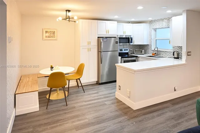 $2,500 | 2860 Northeast 14th Street Causeway, Unit 206D, Pompano Beach, FL 33062