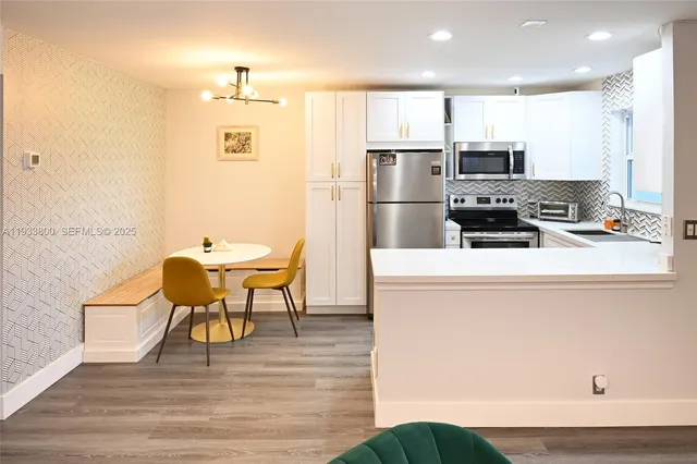 $2,500 | 2860 Northeast 14th Street Causeway, Unit 206D, Pompano Beach, FL 33062