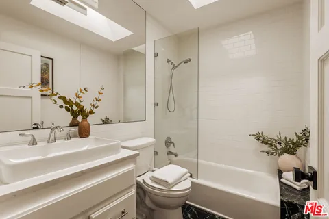 $1,699,000 | 8323 Georgetown Avenue, Los Angeles, CA 90045