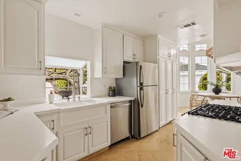 $1,699,000 | 8323 Georgetown Avenue, Los Angeles, CA 90045