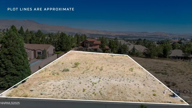 a view of a outdoor space in front of a house