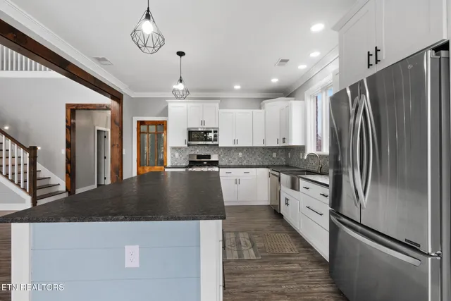 $999,900 | 118 Gallahad Court, Sevierville, TN 37876