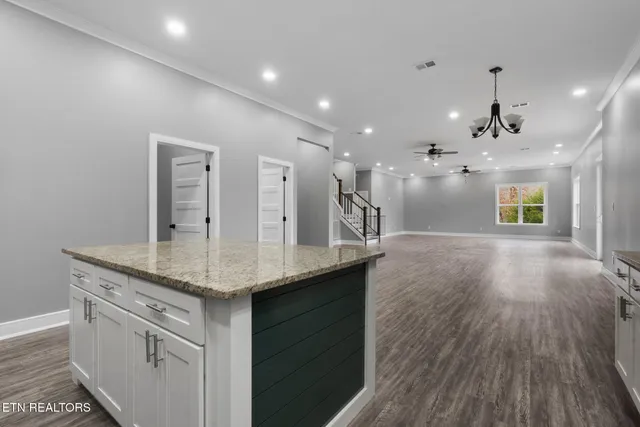 $999,900 | 118 Gallahad Court, Sevierville, TN 37876