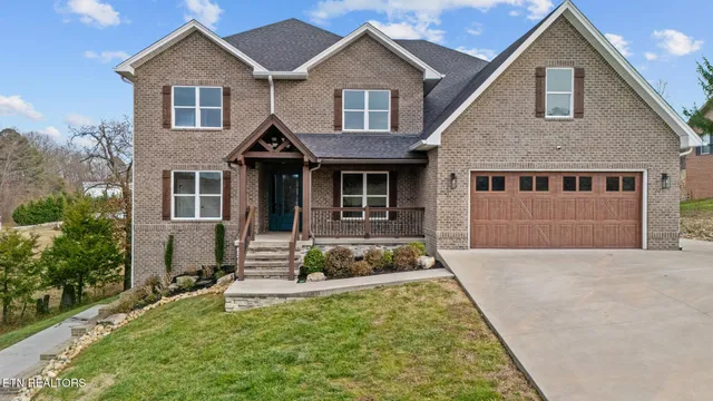 $999,900 | 118 Gallahad Court, Sevierville, TN 37876