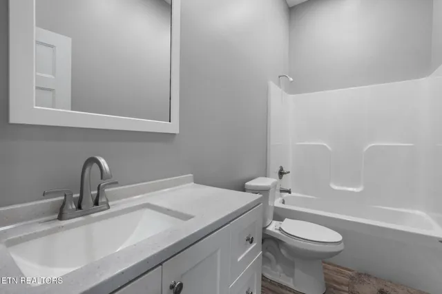 $999,900 | 118 Gallahad Court, Sevierville, TN 37876