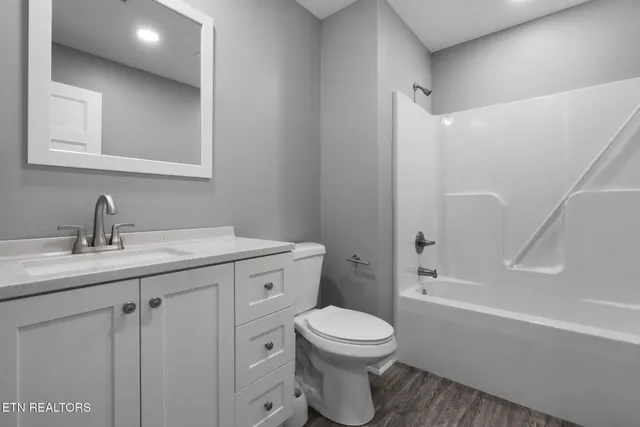 $999,900 | 118 Gallahad Court, Sevierville, TN 37876