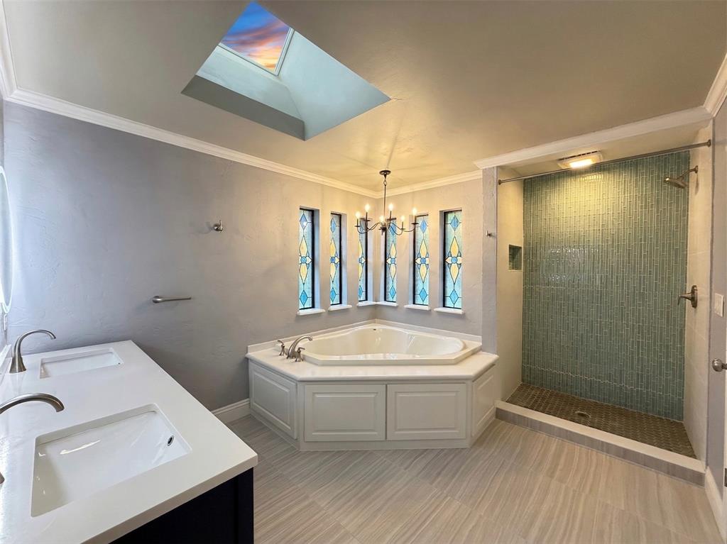 6524 Pheasant Run Road Plano, TX 75023 - Photo 17 of 40 PRIMARY WIDE BATHROOM