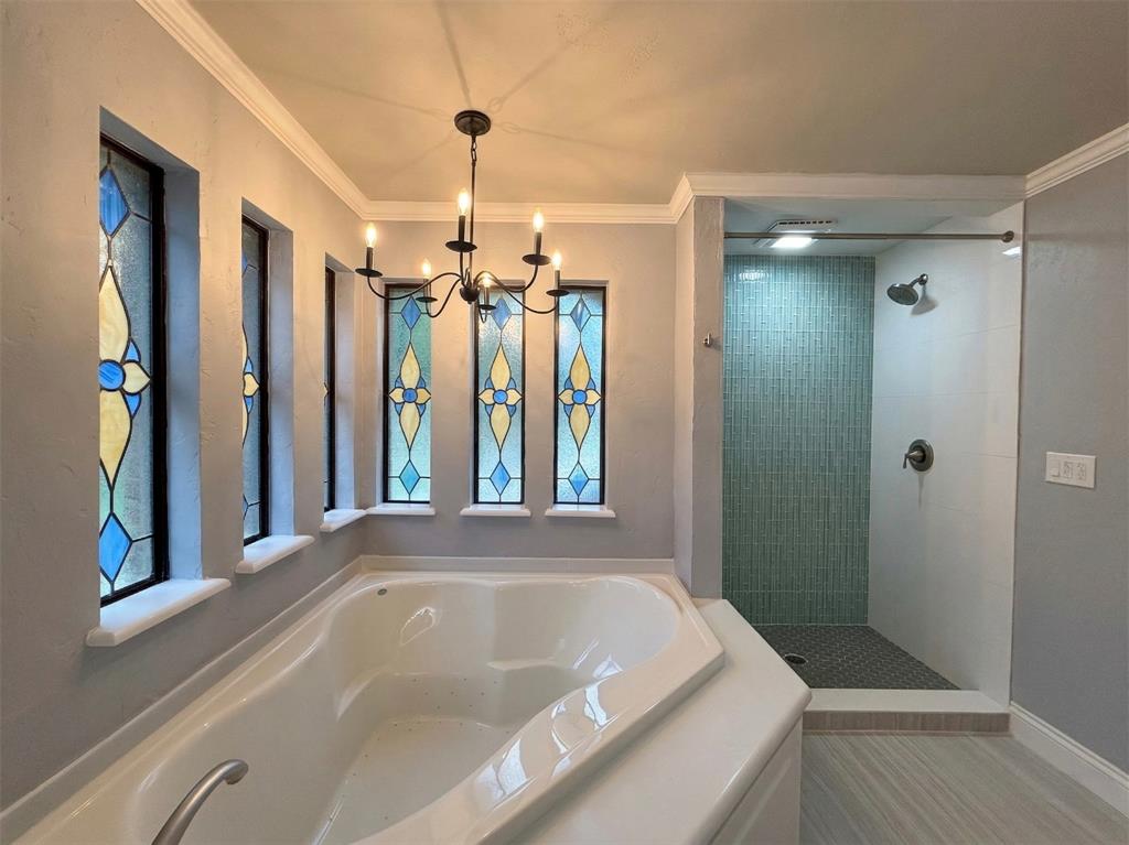 6524 Pheasant Run Road Plano, TX 75023 - Photo 19 of 40 PRIMARY WIDE BATHROOM