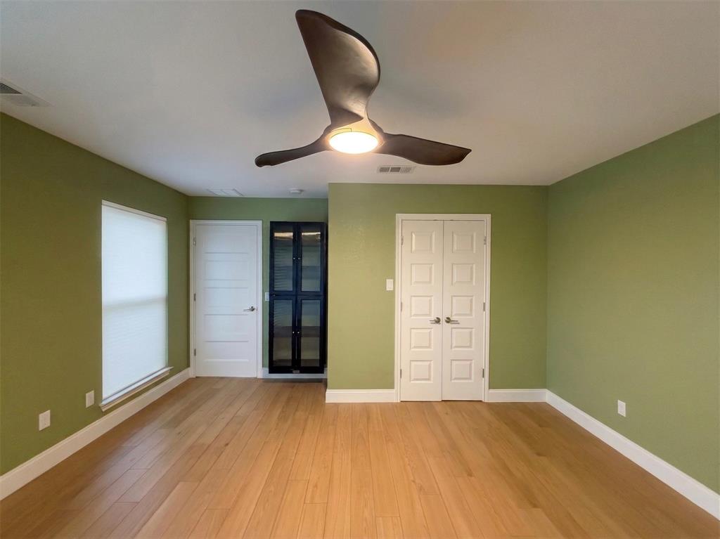 6524 Pheasant Run Road Plano, TX 75023 - Photo 32 of 40 BED 4 UPSTAIRS LONG OVERLOOKING BACKYARD LOTS OF WINDOWS AND CUSTOM WINDOW COVERINGS, CUSTOM STORAGE