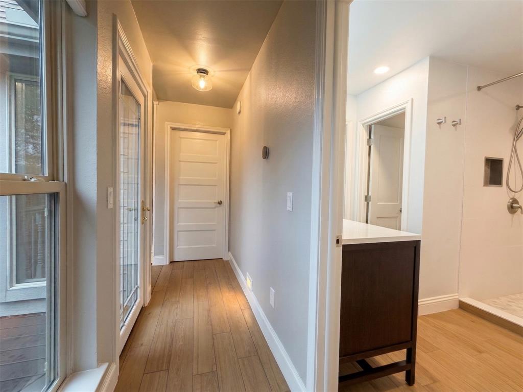 6524 Pheasant Run Road Plano, TX 75023 - Photo 36 of 40 UPSTAIRS, FOOT LIGHTING, FULL BATHROOM