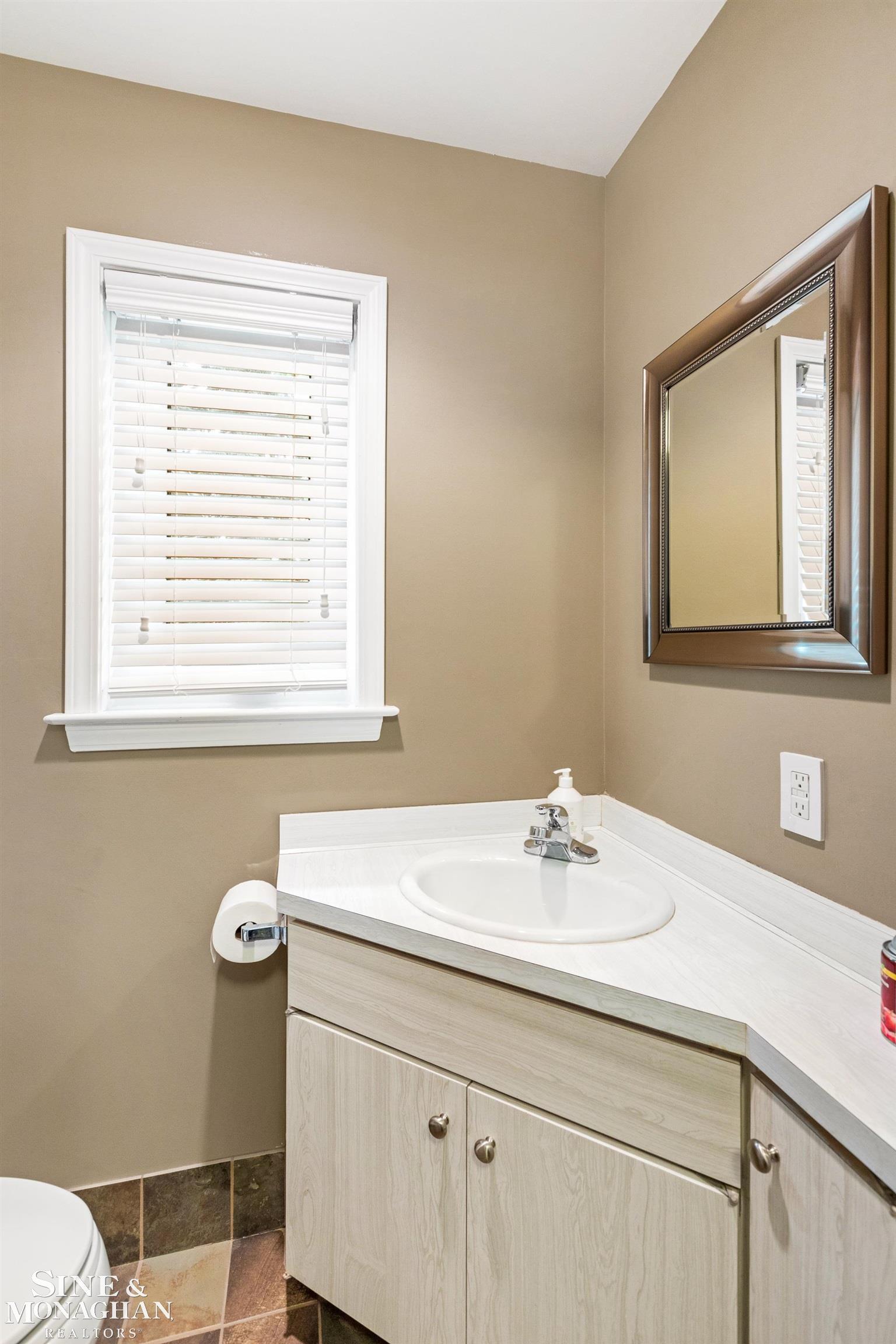 757 Ballantyne Road Grosse Pointe Shores, MI 48236 - Photo 23 of 54