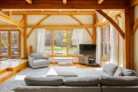 $1,195,000 | 115 Bellwood Lane, Saugerties, NY 12477